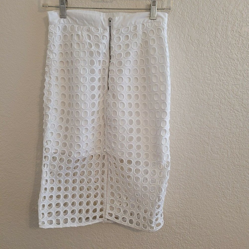 Banana Republic White Circle Lace Overlay Skirt - Picture 2 of 7